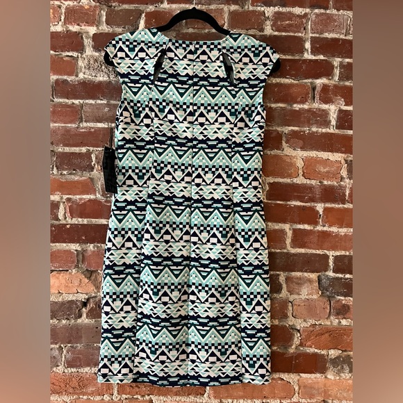 Geometric Print Mini Dress - Picture 3 of 6